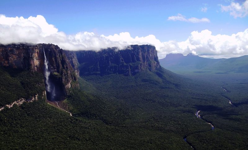 カナイマ国立公園 ベネズエラにある地球最後の秘境 世界遺産 世界旅行ガイド