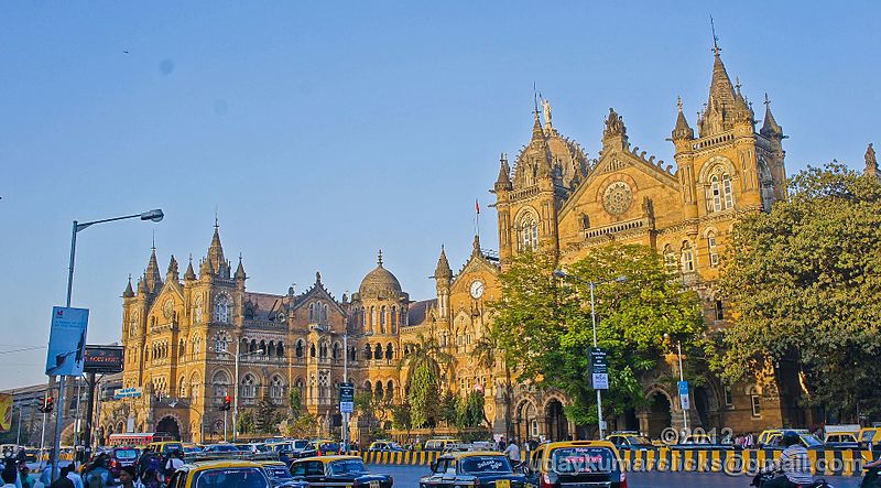 インドの豪壮な駅舎 チャトラパティ シヴァージー ターミナス駅 世界遺産 海外旅行ガイド